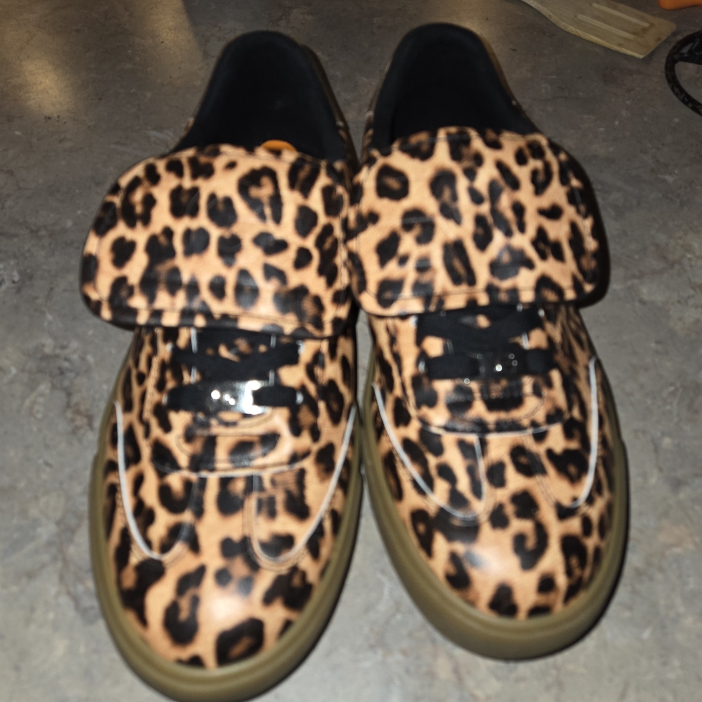 GBG Los Angeles Leopard Print Sneakers